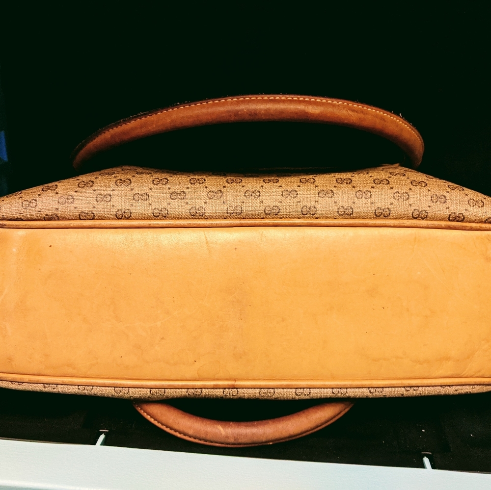 SALE! Gucci Handbag 👜 - Picture 4 of 12